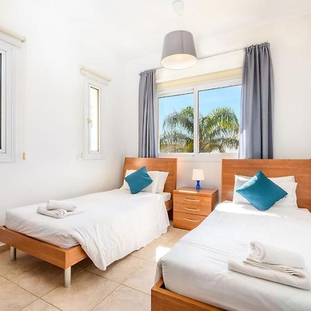 Villa Oscar Protaras Bagian luar foto
