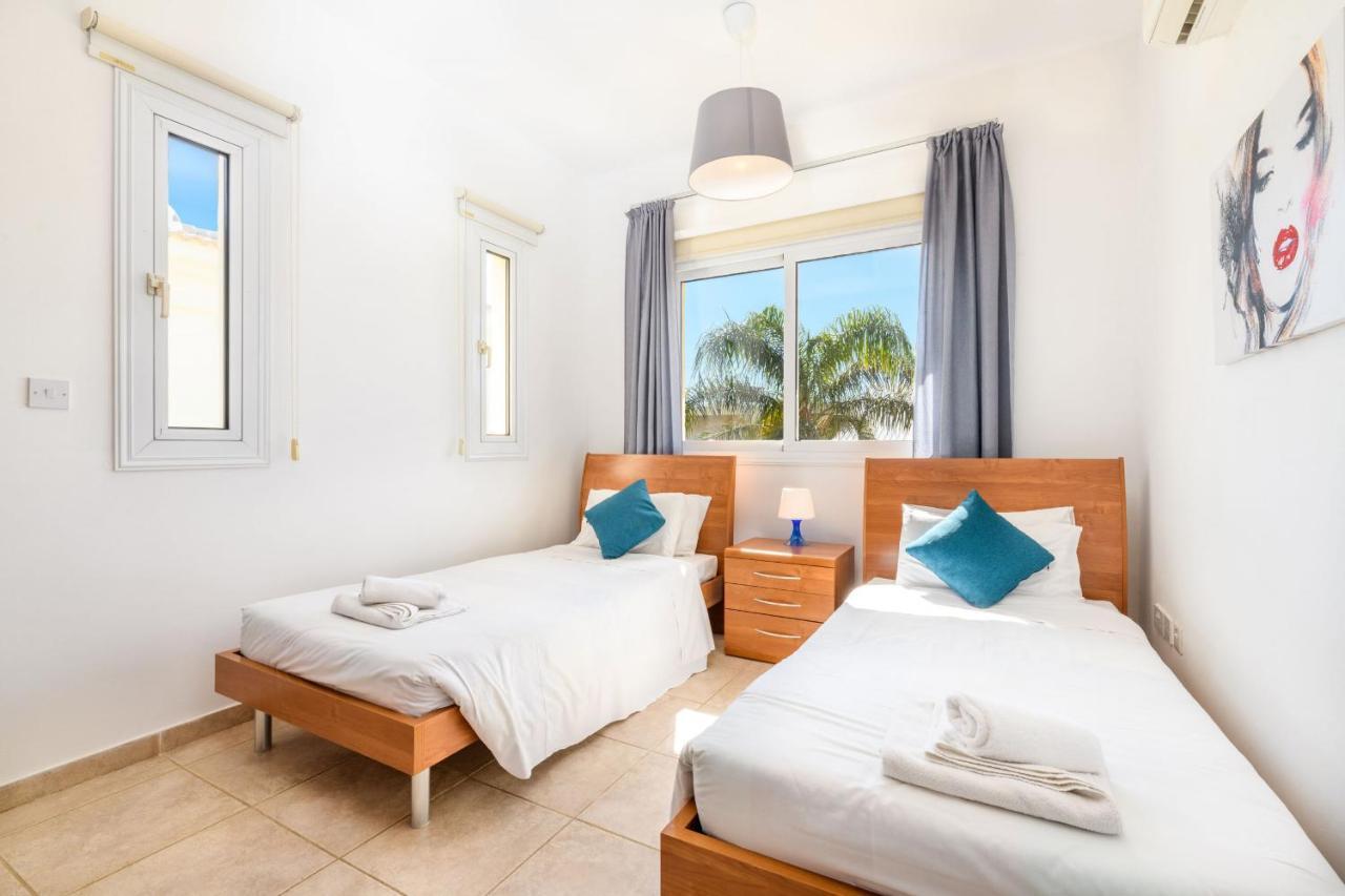Villa Oscar Protaras Bagian luar foto
